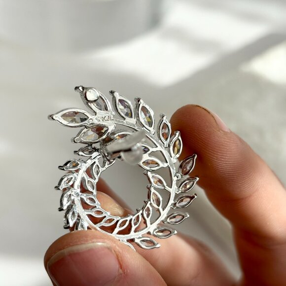 NWT Marquise Cubic Zirconia Kenneth Jay Lane White Gold Spiral Foliage Clip Ons - Picture 6 of 10